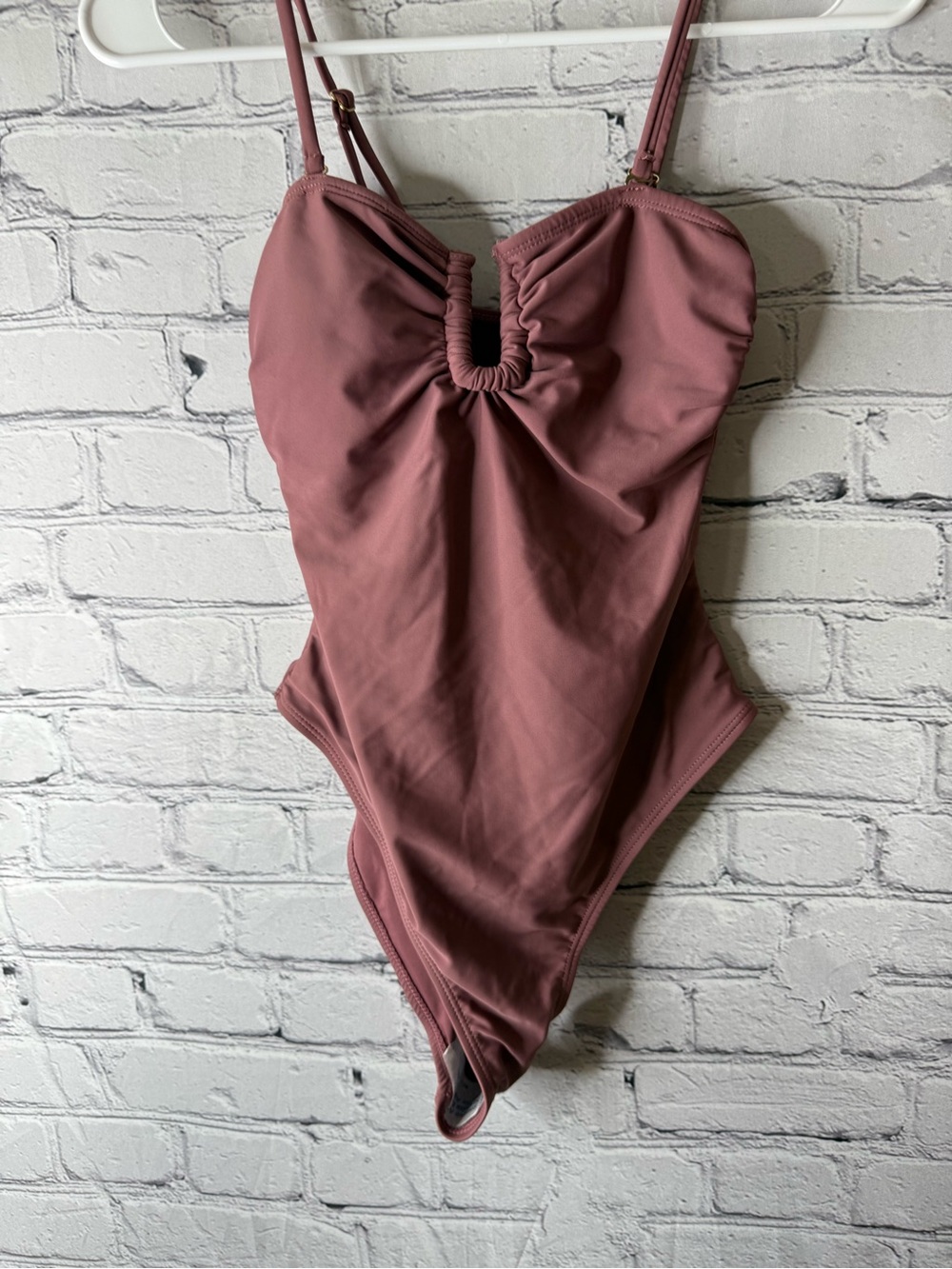 Nwt Caroline contras Mauve One-Piece Swimsuit with Adjustable Straps